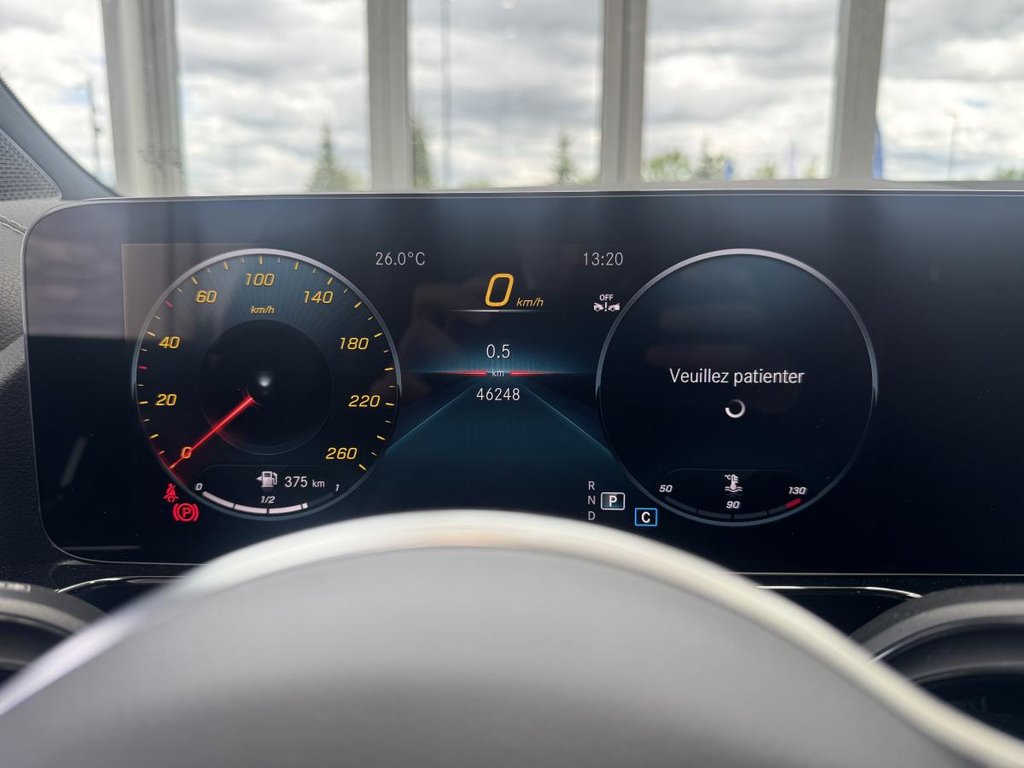 Mercedes-Benz GLA 250 4MATIC | TOIT PANO | CUIR | CARPLAY | CAMÉRA | 8 PNEUS | BAS KM +++ 2023 à Laval, Québec - 12 - w1024h768px