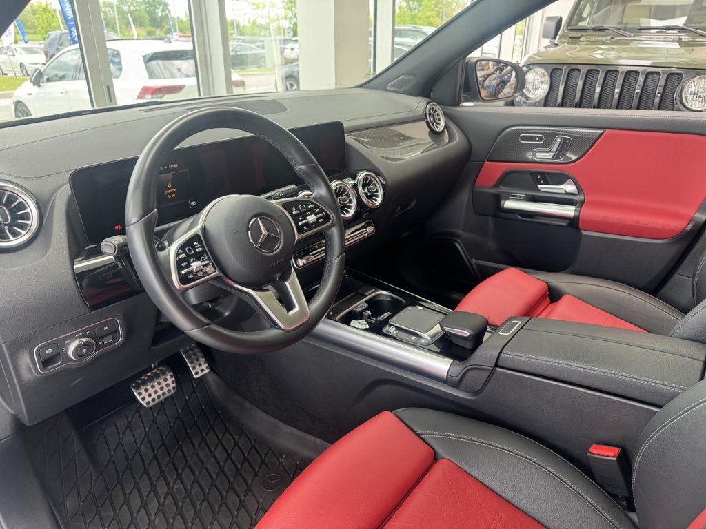 Mercedes-Benz GLA 250 4MATIC | TOIT PANO | CUIR | CARPLAY | CAMÉRA | 8 PNEUS | BAS KM +++ 2023 à Laval, Québec - 11 - w1024h768px