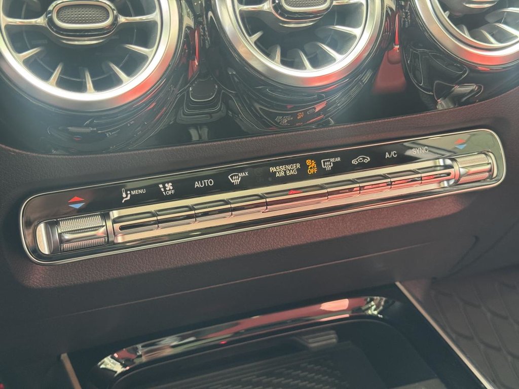 Mercedes-Benz GLA 250 4MATIC | TOIT PANO | CUIR | CARPLAY | CAMÉRA | 8 PNEUS | BAS KM +++ 2023 à Laval, Québec - 16 - w1024h768px