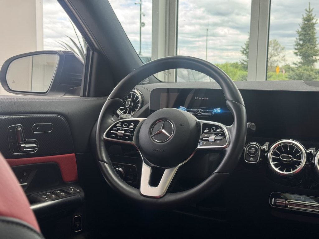 Mercedes-Benz GLA 250 4MATIC | TOIT PANO | CUIR | CARPLAY | CAMÉRA | 8 PNEUS | BAS KM +++ 2023 à Laval, Québec - 10 - w1024h768px