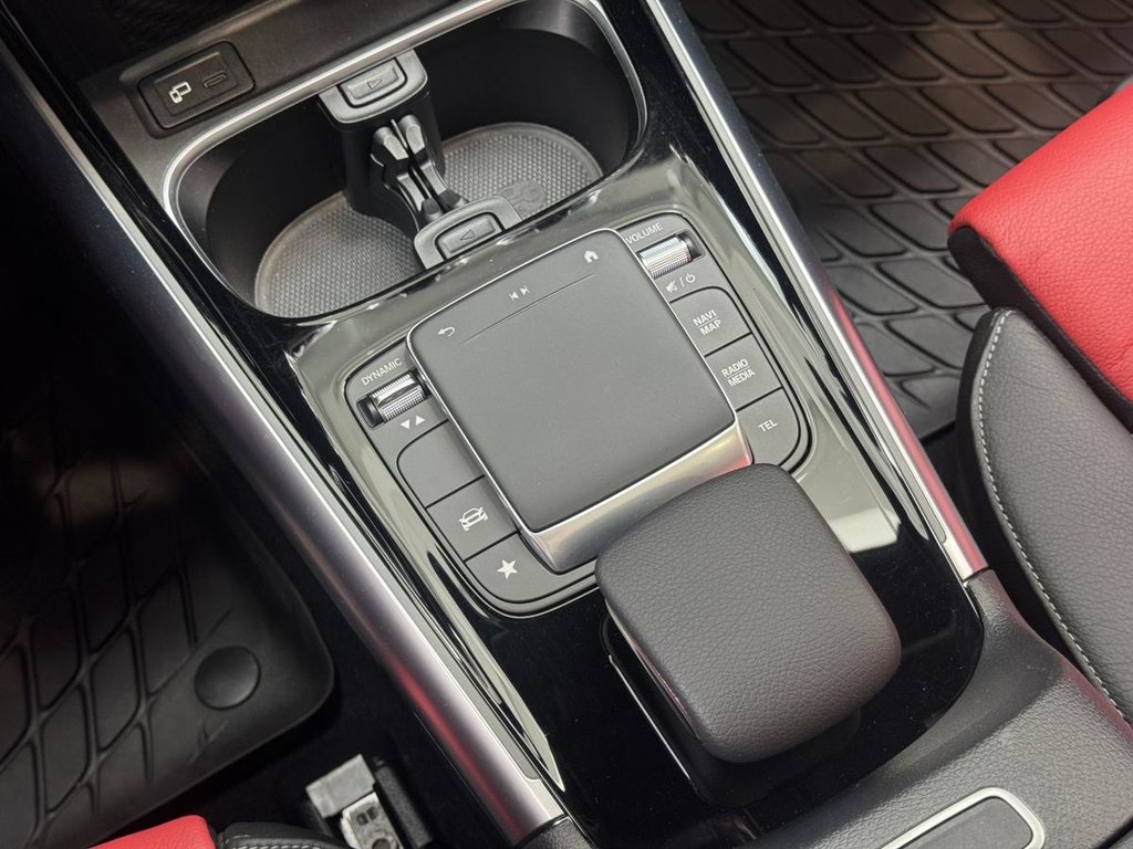 Mercedes-Benz GLA 250 4MATIC | TOIT PANO | CUIR | CARPLAY | CAMÉRA | 8 PNEUS | BAS KM +++ 2023 à Laval, Québec - 15 - w1024h768px