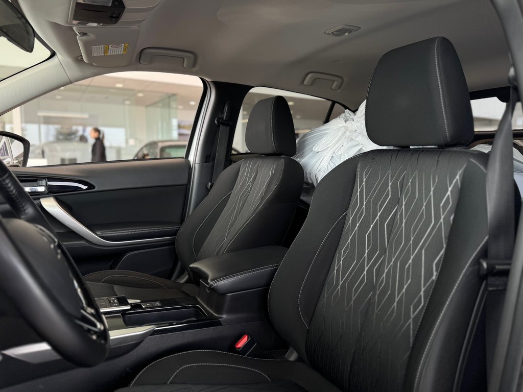 2020 Mitsubishi Eclipse Cross SE in Laval, Quebec - 18 - w1024h768px