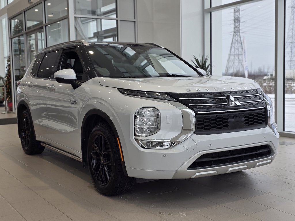 2024 Mitsubishi Outlander GT PREMIUM | CUIR | NAV | CARPLAY | CAM +++ in Laval, Quebec - 1 - w1024h768px