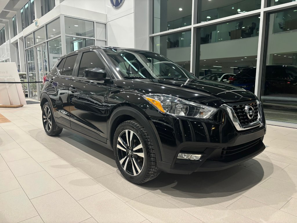 Nissan Kicks SV | CARPLAY | CAMÉRA | BLUETOOTH | 8 PNEUS | +++ 2019 à Laval, Québec - 1 - w1024h768px