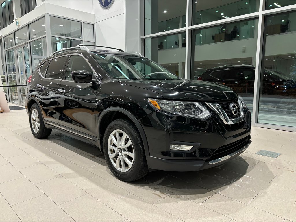 Nissan Rogue SV AWD | 7 PASSAGERS | TOIT PANO | DÉMARREUR | CAM 2017 à Laval, Québec - 1 - w1024h768px