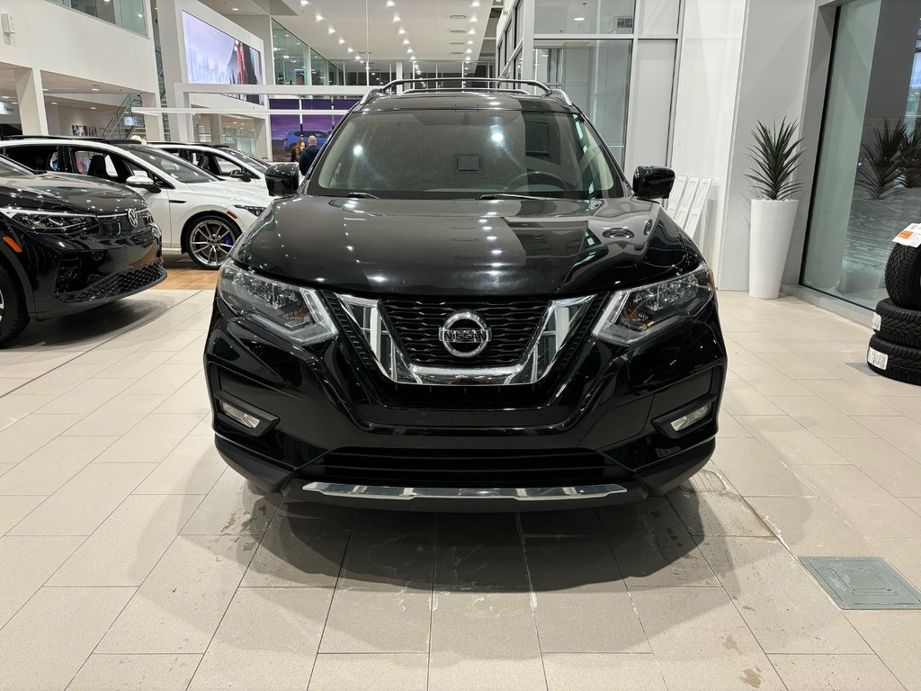 Nissan Rogue SV AWD | 7 PASSAGERS | TOIT PANO | DÉMARREUR | CAM 2017 à Laval, Québec - 2 - w1024h768px