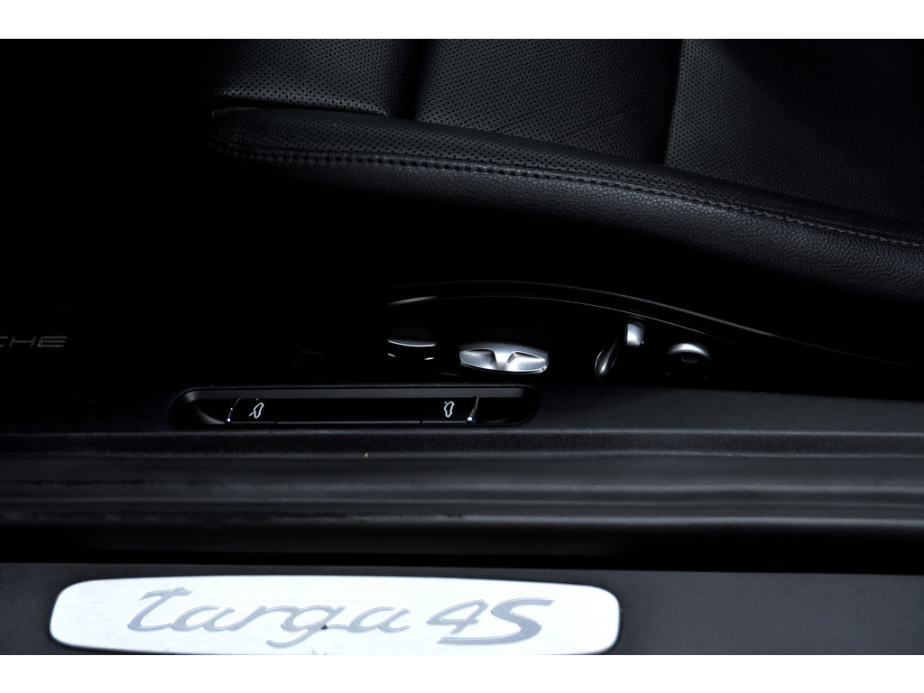 2014  911 Targa 4S / BOSE / Sport Chrono / Premium Pack in Laval, Quebec - 28 - w1024h768px