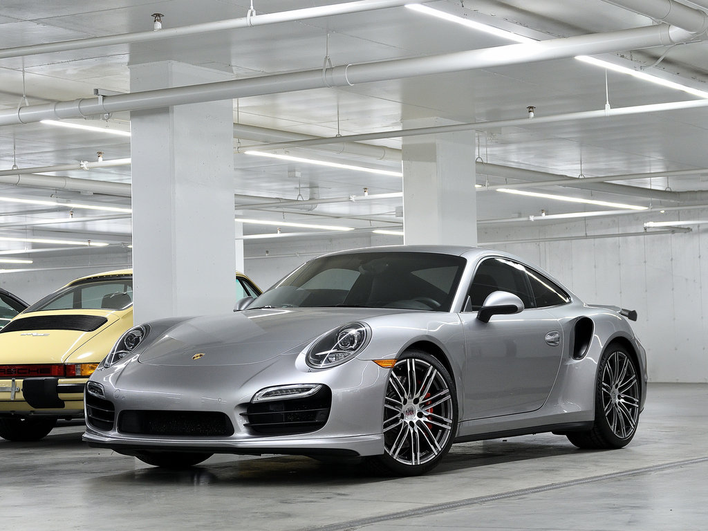 911 Turbo / Sport Chrono Package 2014 à Laval, Québec - 1 - w1024h768px