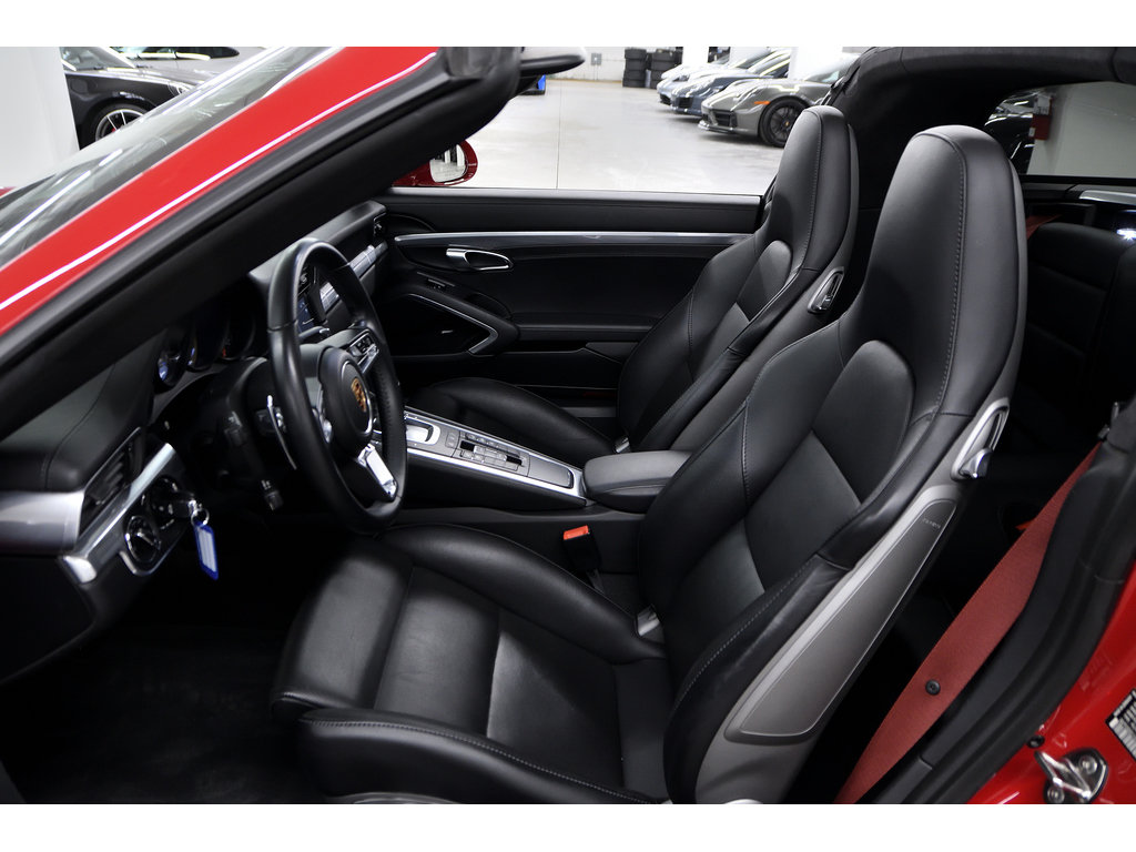 2017  911 Targa 4S / Premium + Sport Pack in Laval, Quebec - 16 - w1024h768px