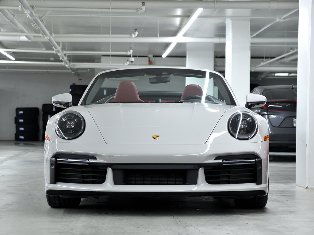 2021  911 Turbo S Cabriolet in Laval, Quebec - 2 - w1024h768px