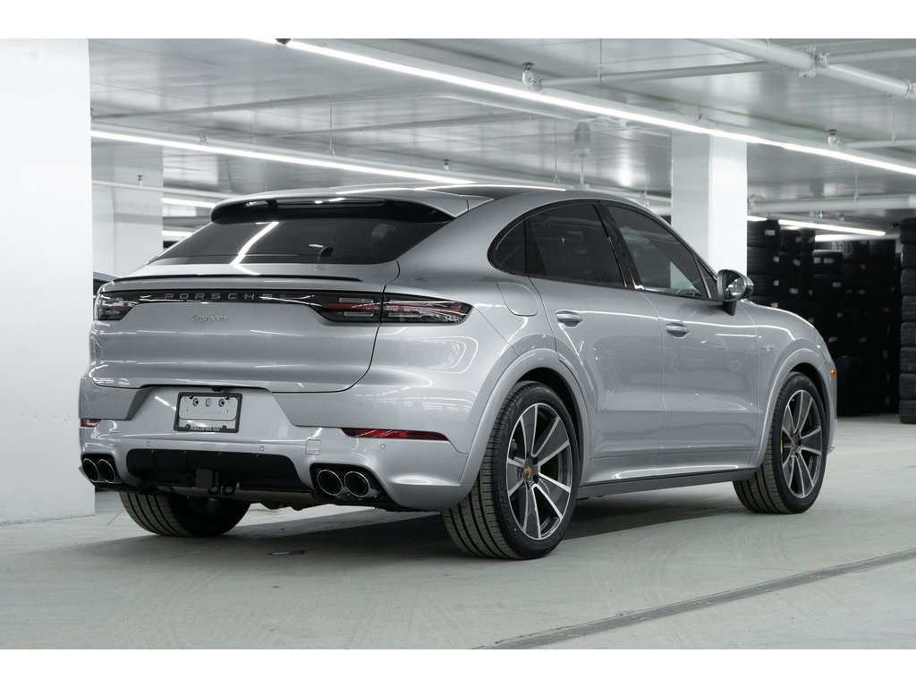 2023  Cayenne E-Hybrid Coupe / Air Suspension / Trailer Hitch in Laval, Quebec - 3 - w1024h768px