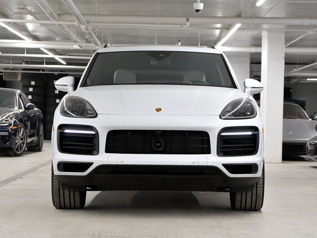 2023  Cayenne Premium Package / Trailer Hitch / Air Suspension in Laval, Quebec - 5 - w1024h768px