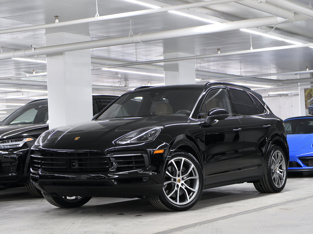 2023  Cayenne / Premium Pack / BOSE in Laval, Quebec - 1 - w1024h768px