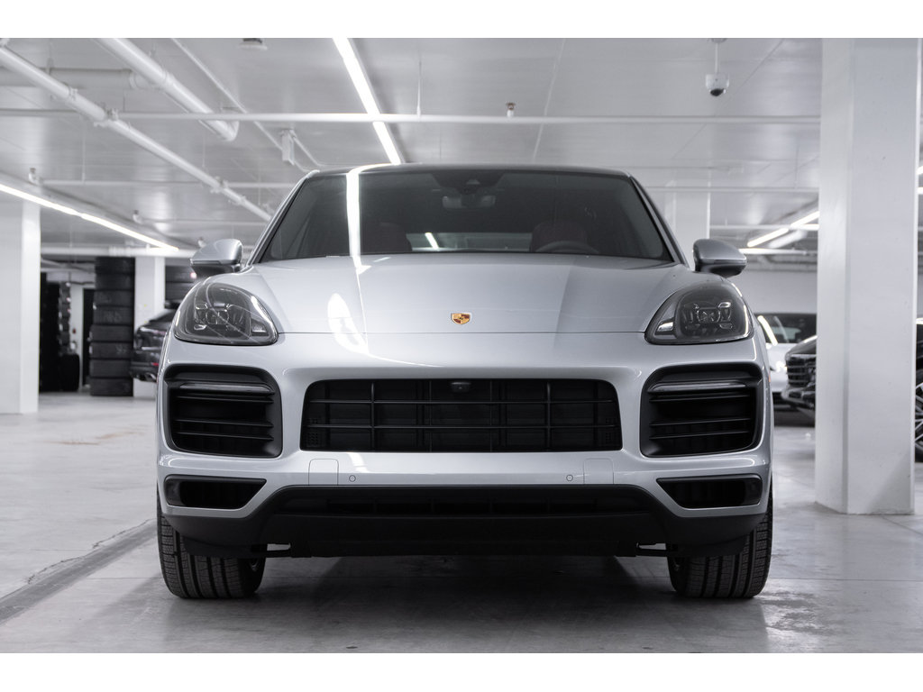 2023  Cayenne Coupe / Performance + Premium Pack / BOSE in Laval, Quebec - 4 - w1024h768px