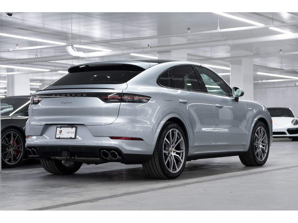 2023  Cayenne Coupe / Performance + Premium Pack / BOSE in Laval, Quebec - 3 - w1024h768px