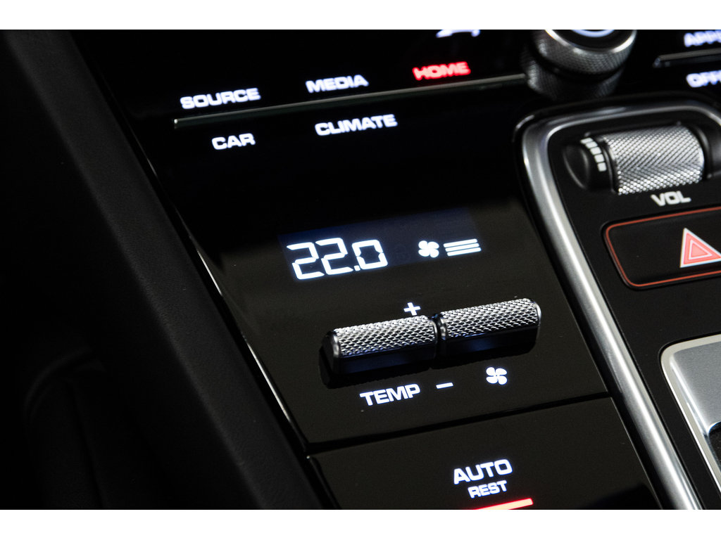 Cayenne E- Hybride Platinum Edition / Premium Plus 2023 à Laval, Québec - 26 - w1024h768px