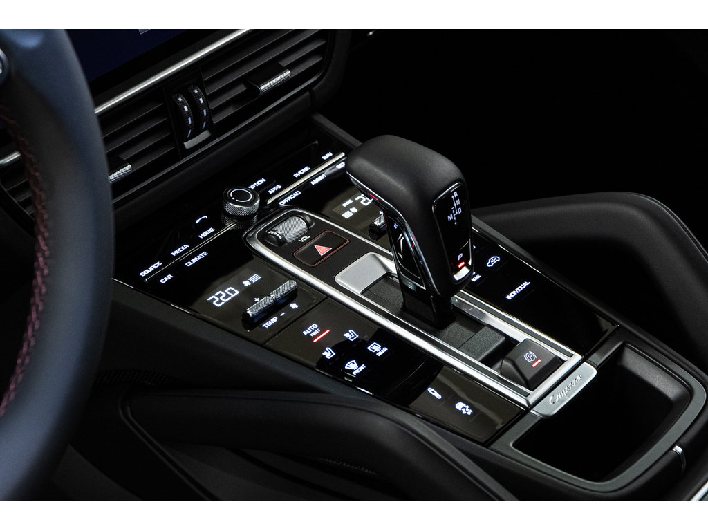 2023  Cayenne E- Hybride Platinum Edition / Premium Plus in Laval, Quebec - 13 - w1024h768px