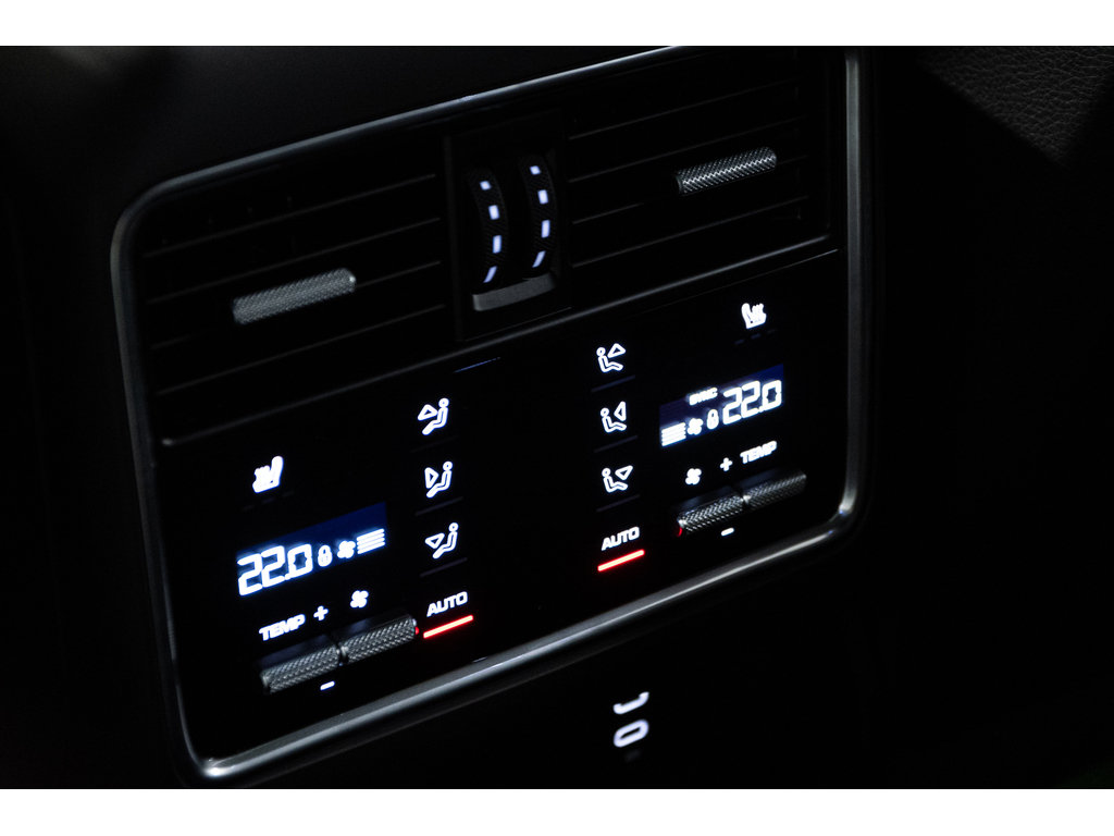 2023  Cayenne E- Hybride Platinum Edition / Premium Plus in Laval, Quebec - 14 - w1024h768px