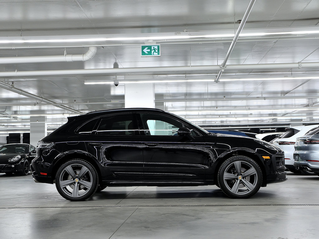 2023  Macan S / Premium Plus Package / BOSE in Laval, Quebec - 2 - w1024h768px