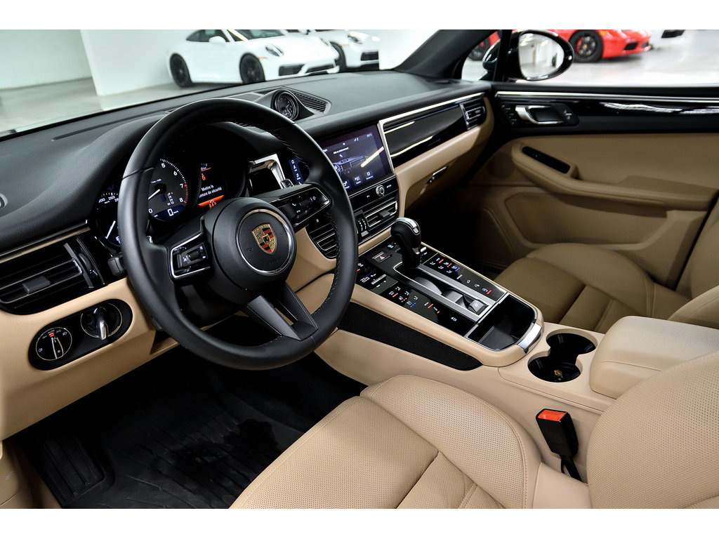 2023  Macan S / Premium Plus Package / BOSE in Laval, Quebec - 11 - w1024h768px