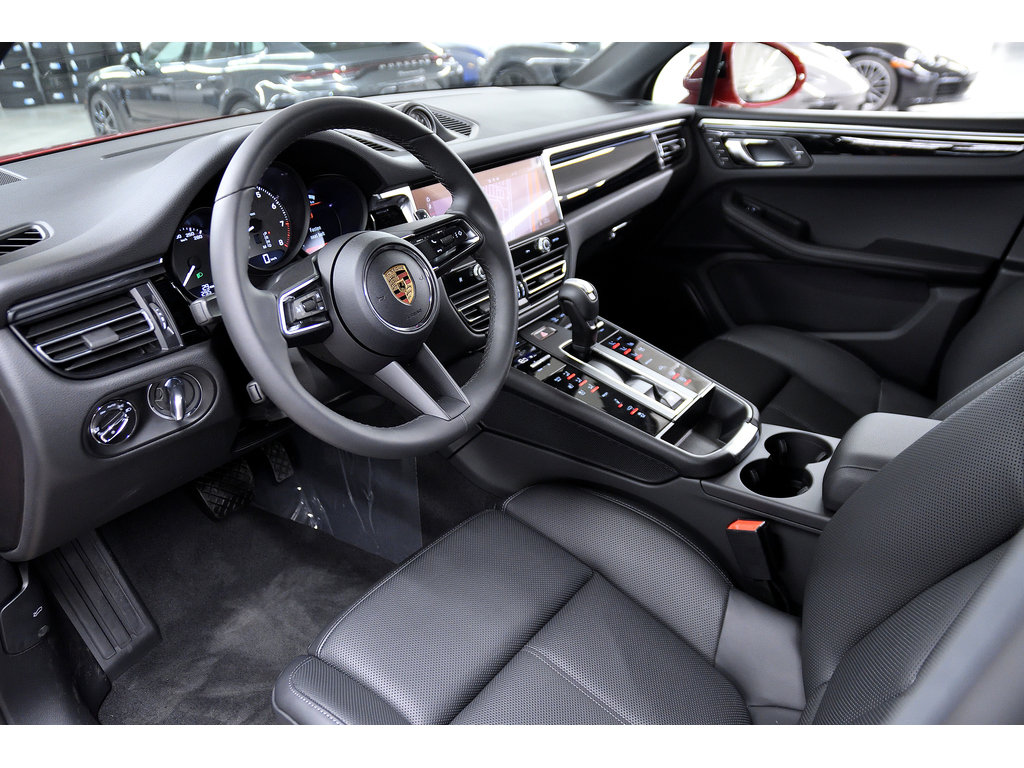 2024  Macan S / Premium Package Plus / BOSE in Laval, Quebec - 9 - w1024h768px