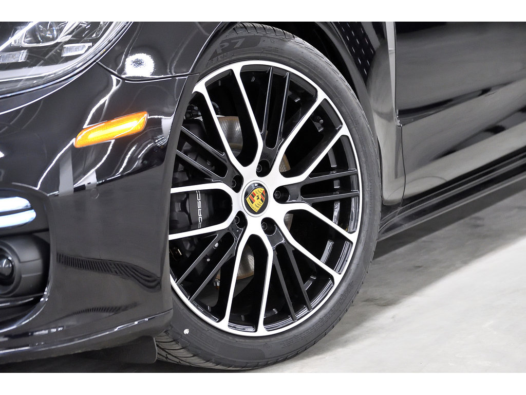 Panamera 4 Platinum Edition / Assistance Package 2023 à Laval, Québec - 9 - w1024h768px