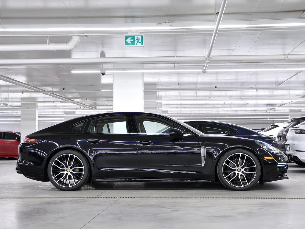 Panamera 4 Platinum Edition / Assistance Package 2023 à Laval, Québec - 2 - w1024h768px