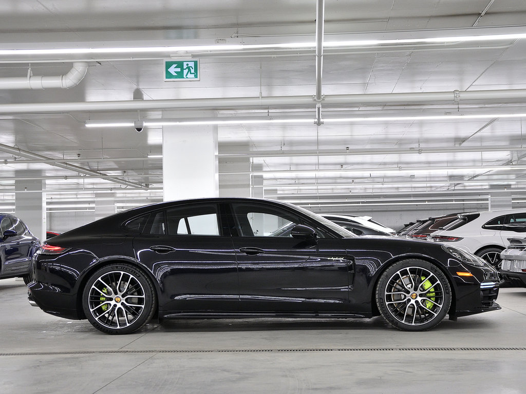 Panamera 4 E-Hybride Édition Platine 2023 à Laval, Québec - 2 - w1024h768px