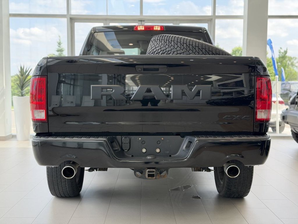 Ram 1500 Classic Express NIGHT EDITION | CREW CAB | 8 ROUES | 4X4 | CARPLAY | CAMÉRA | BLUETOOTH +++ 2020 à Laval, Québec - 7 - w1024h768px