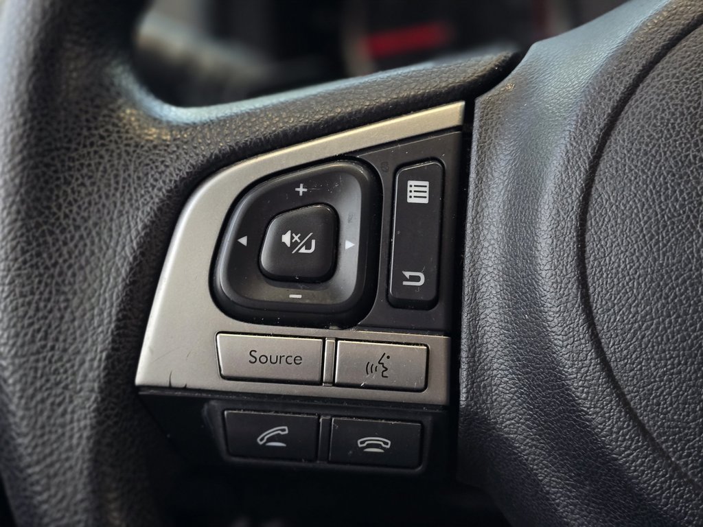 2018 Subaru Forester Convenience 2.5i | CLEAN CARFAX in Laval, Quebec - 14 - w1024h768px