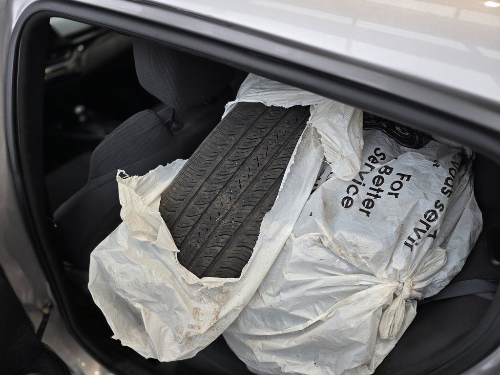 2018 Toyota C-HR XLE | DÉMARREUR | 8 PNEUS | CAM | BLUETOOTH | +++ in Laval, Quebec - 10 - w1024h768px