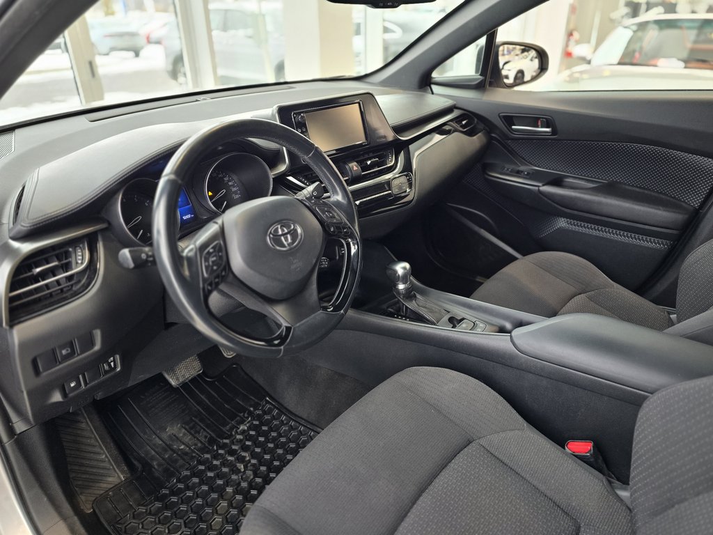 2018 Toyota C-HR XLE | DÉMARREUR | 8 PNEUS | CAM | BLUETOOTH | +++ in Laval, Quebec - 11 - w1024h768px
