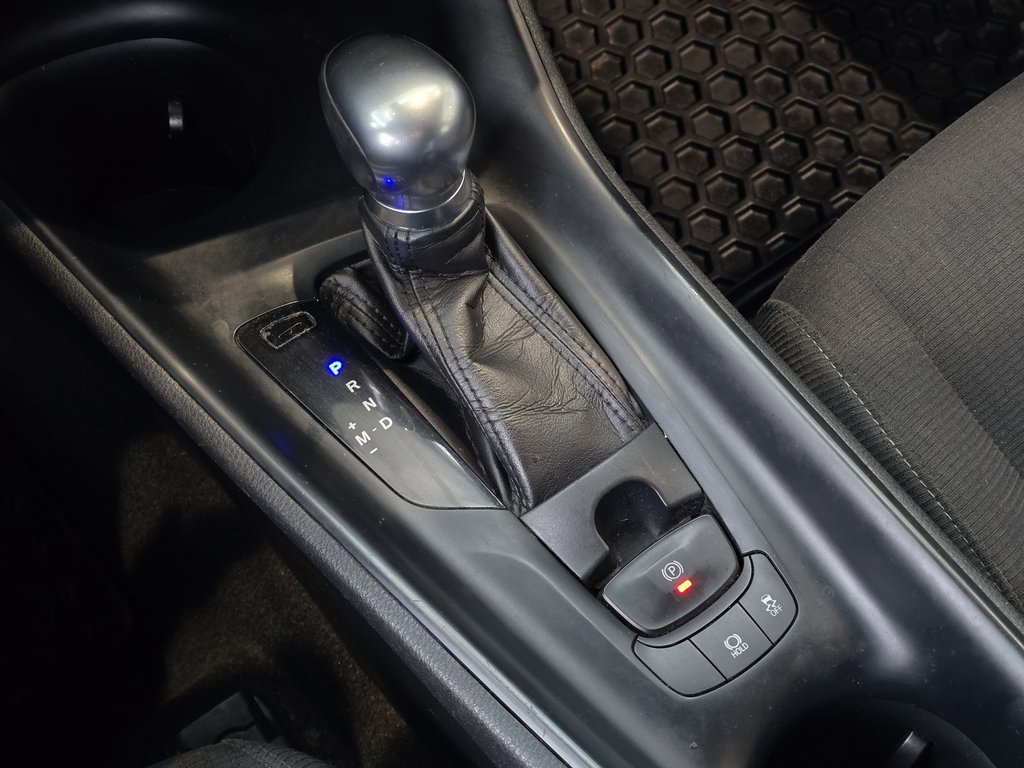 2018 Toyota C-HR XLE | DÉMARREUR | 8 PNEUS | CAM | BLUETOOTH | +++ in Laval, Quebec - 15 - w1024h768px