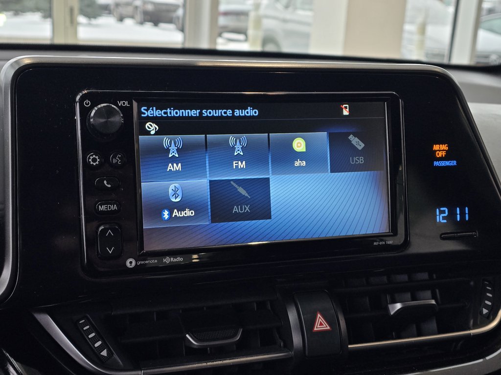 2018 Toyota C-HR XLE | DÉMARREUR | 8 PNEUS | CAM | BLUETOOTH | +++ in Laval, Quebec - 16 - w1024h768px