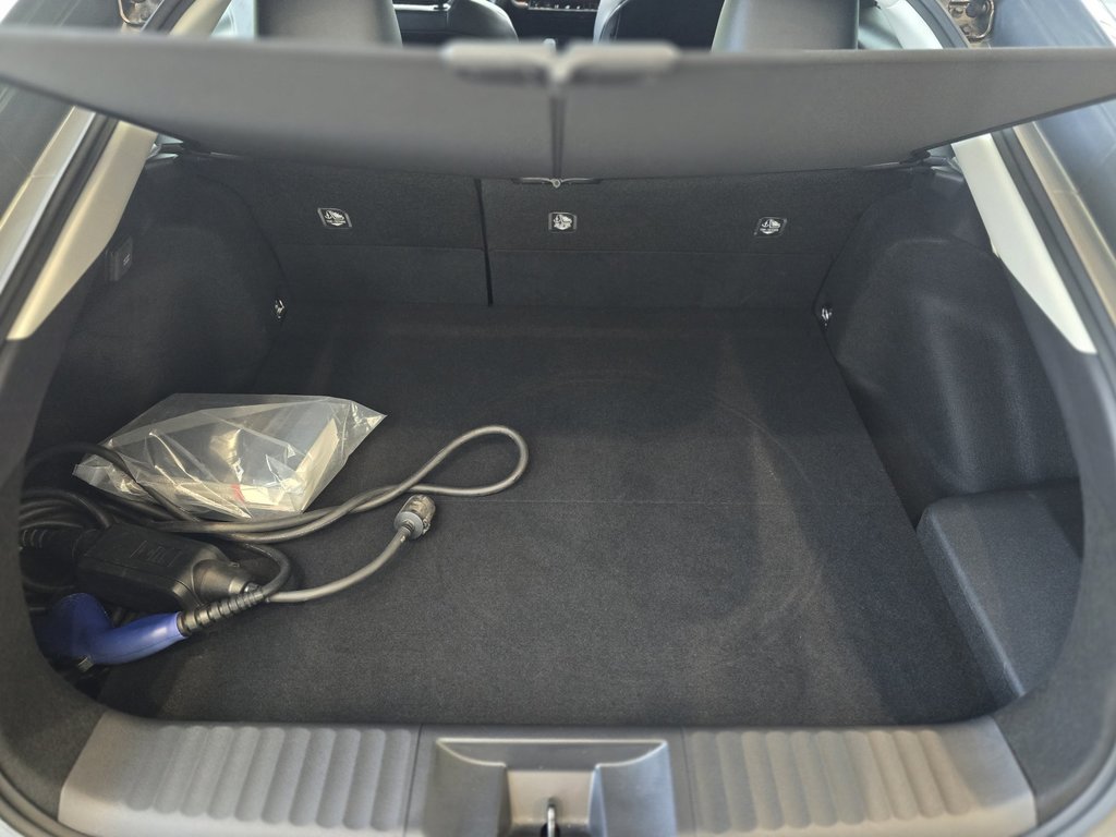 2024 Toyota PRIUS PRIME XSE in Laval, Quebec - 9 - w1024h768px
