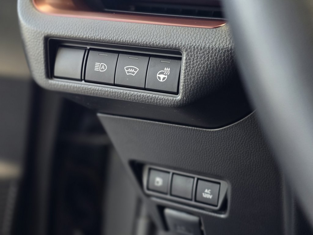 2024 Toyota PRIUS PRIME XSE in Laval, Quebec - 20 - w1024h768px