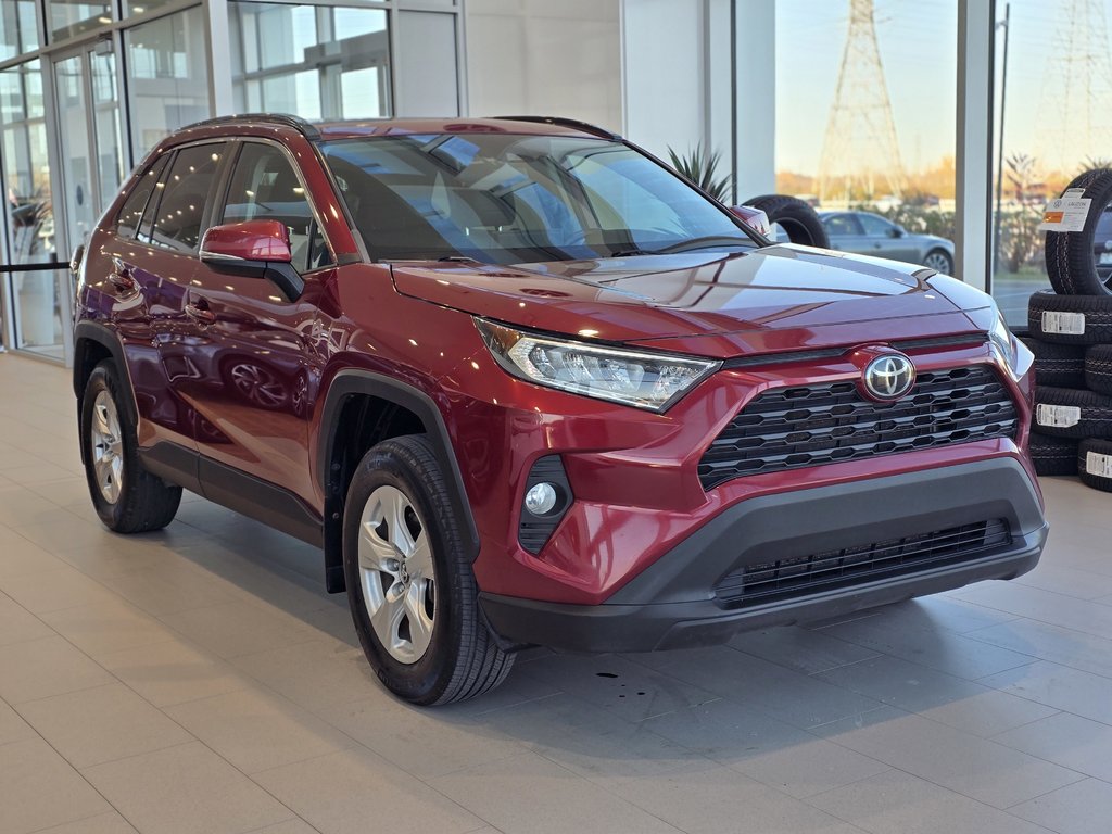 RAV4 XLE | AWD | 8 ROUES | TOIT | CAMÉRA  | BAS KM!! 2019 à Laval, Québec - 1 - w1024h768px