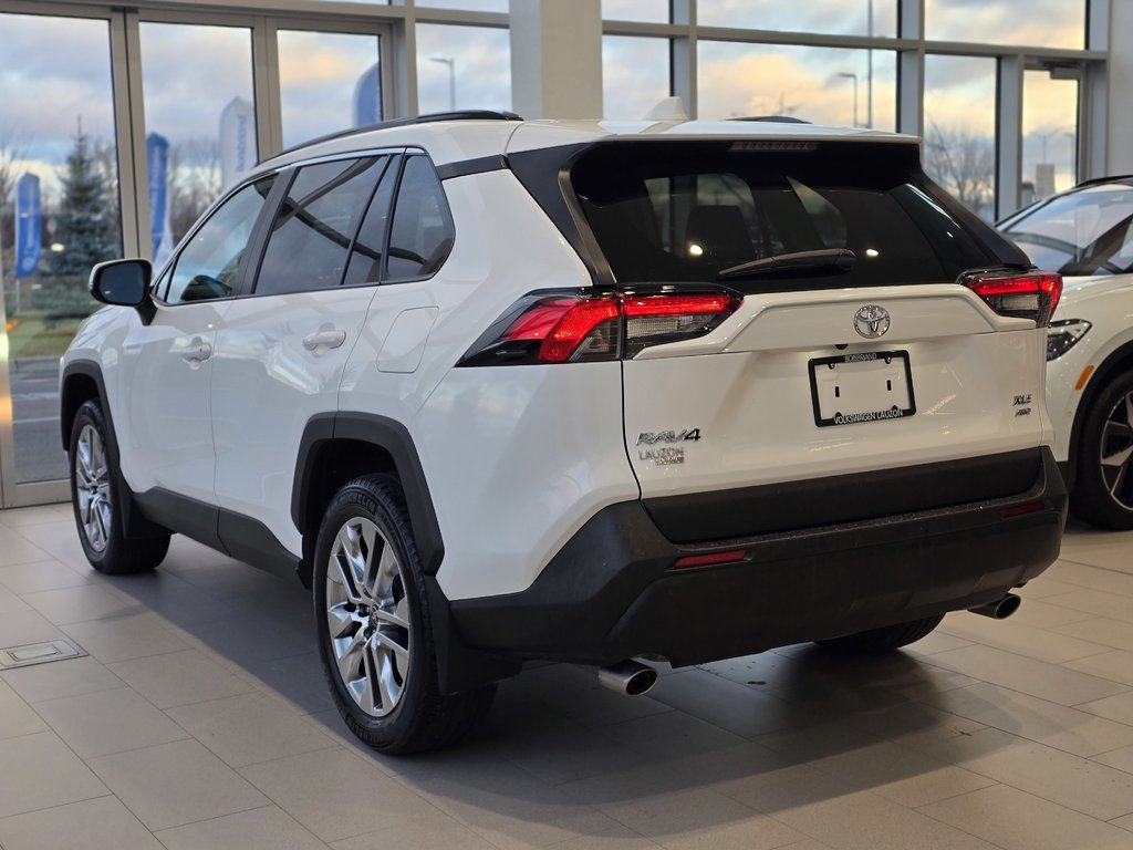 2021  RAV4 XLE AWD | TOIT | CUIR | CARPLAY | CAMÉRA | +++ in Laval, Quebec - 5 - w1024h768px