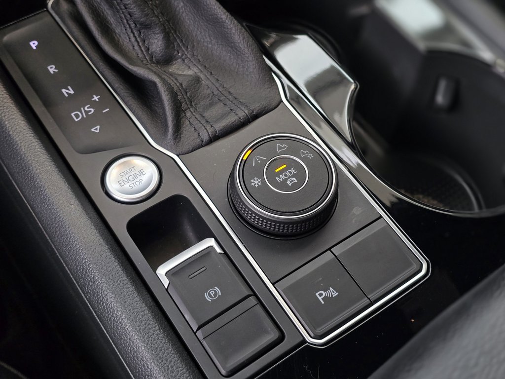 Volkswagen Atlas Cross Sport Comfortline V6 | PANO | CARPLAY | CUIR | DÉMARREUR 2020 à Laval, Québec - 16 - w1024h768px