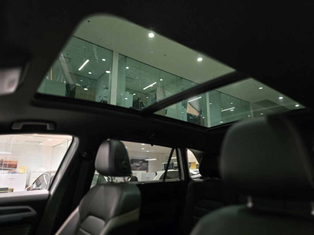 2023 Volkswagen Atlas Cross Sport HIGHLINE R-LINE BLACK EDITION | DEMARREUR | +++ in Laval, Quebec - 21 - w1024h768px