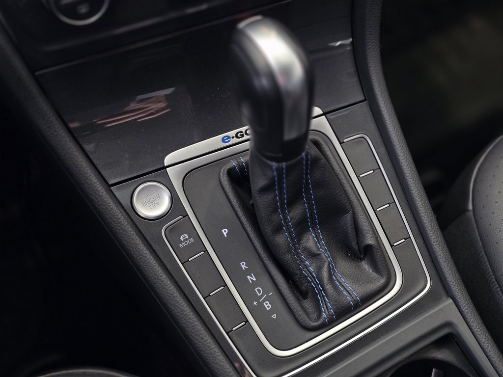 2020 Volkswagen e-Golf Comfortline BAS KM | CUIR | CARPLAY | CAMÉRA | +++ in Laval, Quebec - 15 - w1024h768px