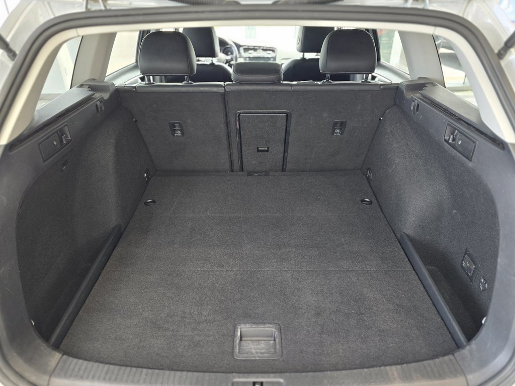 Volkswagen GOLF ALLTRACK Execline TOIT | CUIR | PHARE LED | JANTES 18'' 2019 à Laval, Québec - 9 - w1024h768px