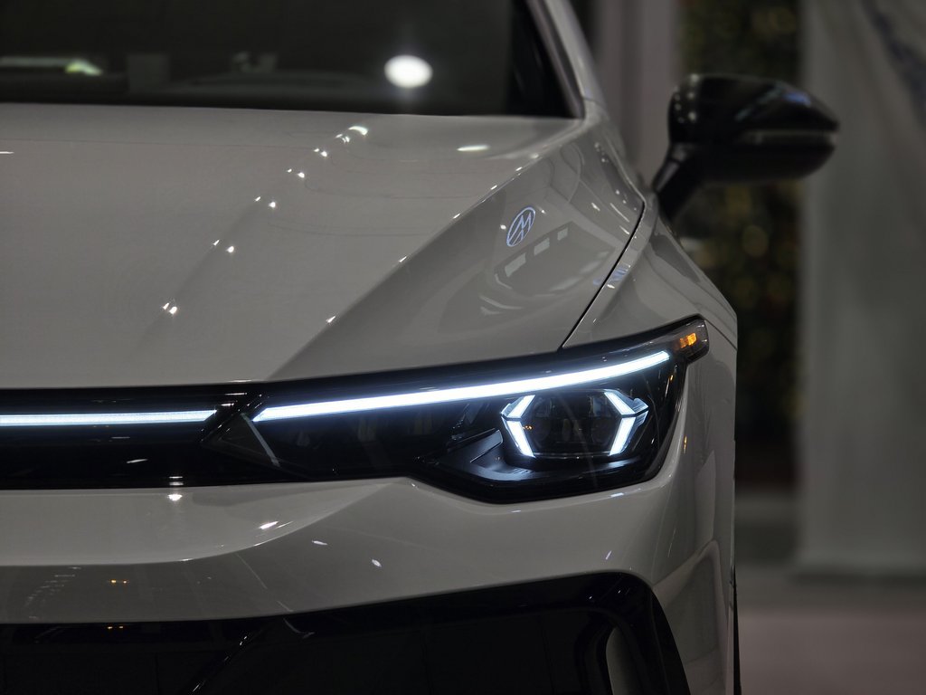 2025 Volkswagen Golf R BLACK PACK + EXHAUST AKRAPOVIC | TOIT | CARPLAY ++ in Laval, Quebec - 11 - w1024h768px