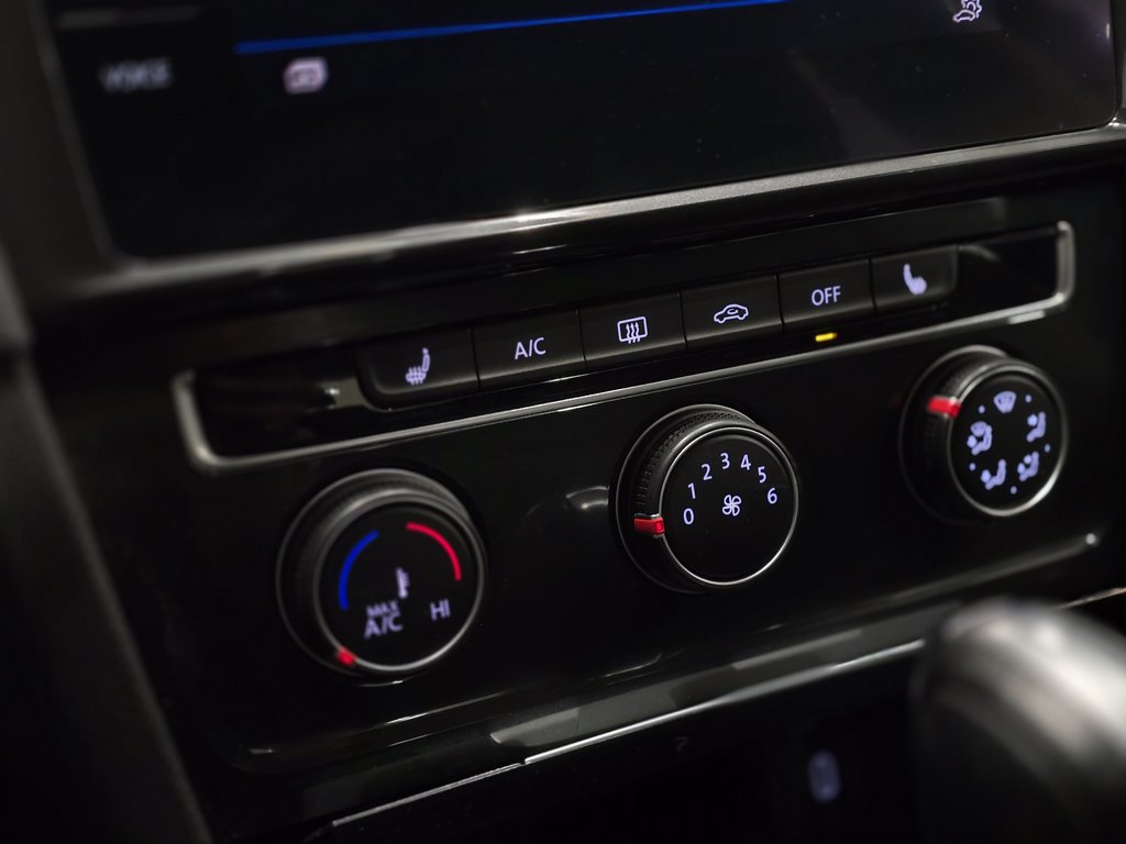 Volkswagen Golf Comfortline | CARPLAY | CAMÉRA | BLUETOOTH | +++ 2021 à Laval, Québec - 17 - w1024h768px