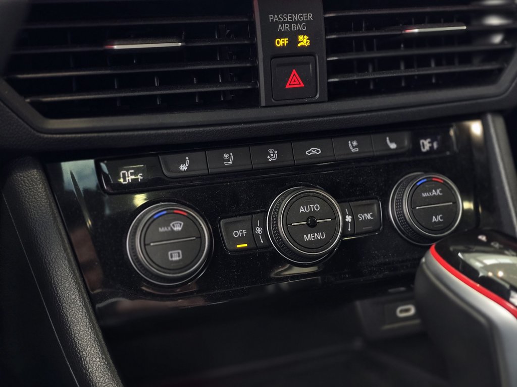 2024 Volkswagen Jetta GLI DSG | TOIT | CUIR | NAV | CARPLAY | BAS KM!! in Laval, Quebec - 18 - w1024h768px
