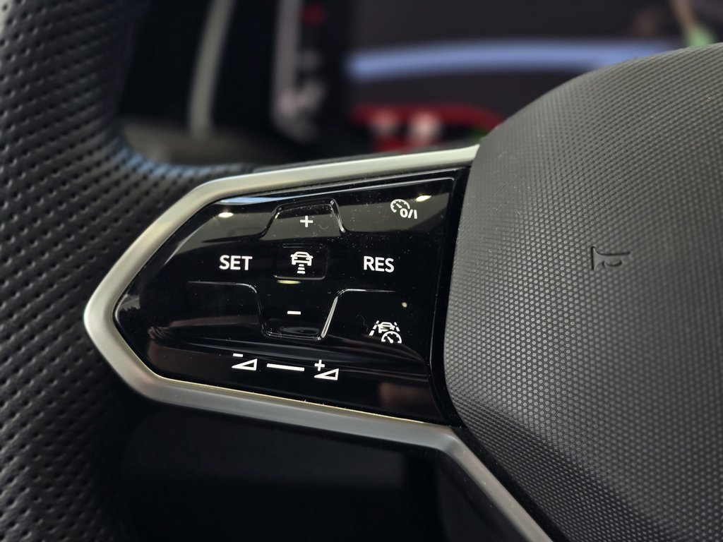 2024 Volkswagen Jetta GLI DSG | TOIT | CUIR | NAV | CARPLAY | BAS KM!! in Laval, Quebec - 15 - w1024h768px