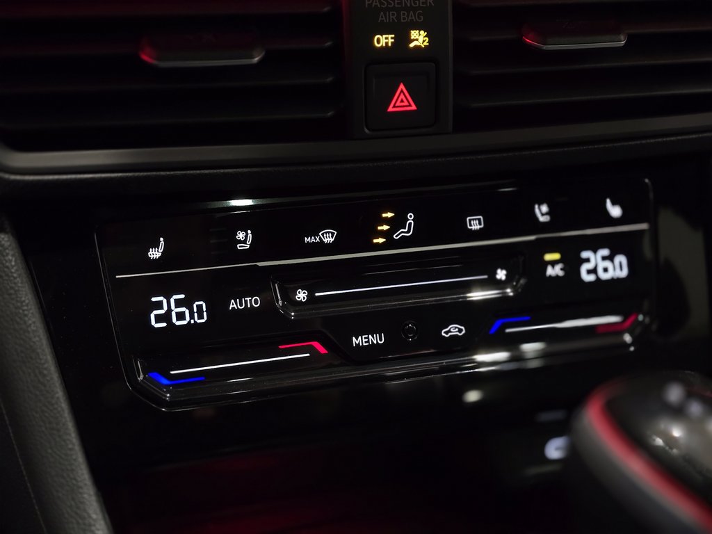 2025 Volkswagen Jetta GLI Autobahn DÉMARREUR | TOIT | CUIR | AUDIO BEATS in Laval, Quebec - 18 - w1024h768px
