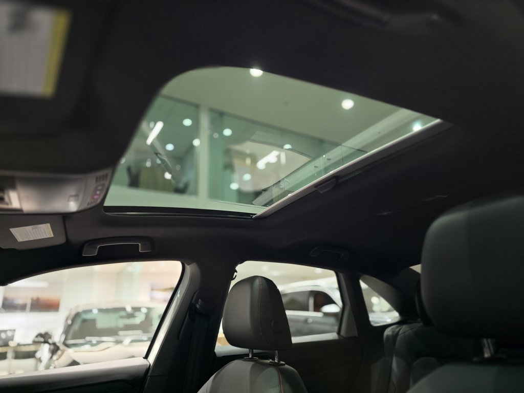 2025 Volkswagen Jetta GLI Autobahn DÉMARREUR | TOIT | CUIR | AUDIO BEATS in Laval, Quebec - 22 - w1024h768px