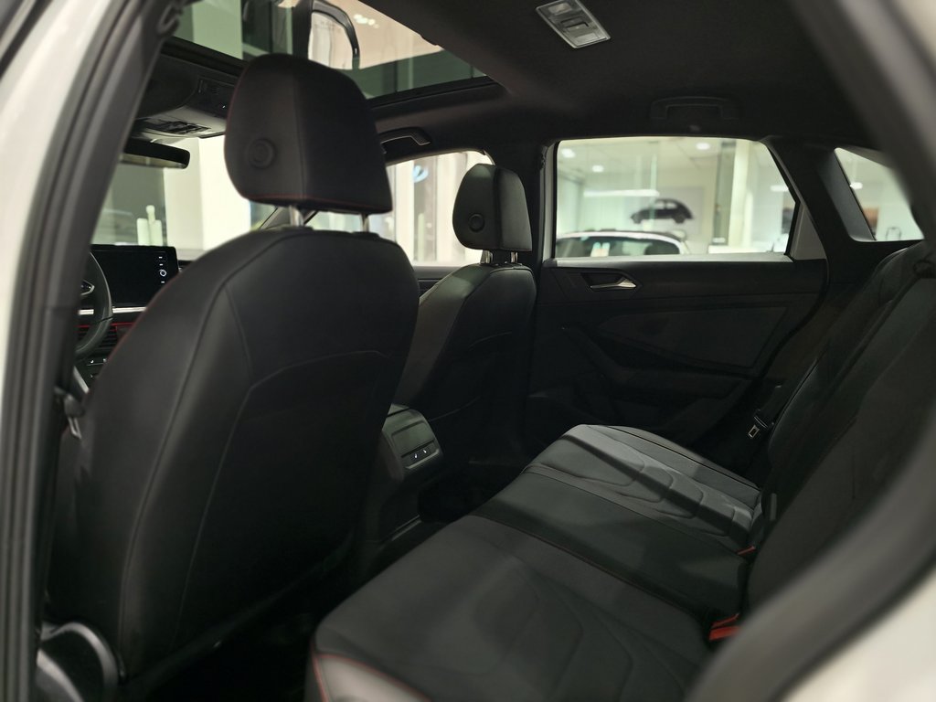 2025 Volkswagen Jetta GLI Autobahn DÉMARREUR | TOIT | CUIR | AUDIO BEATS in Laval, Quebec - 10 - w1024h768px