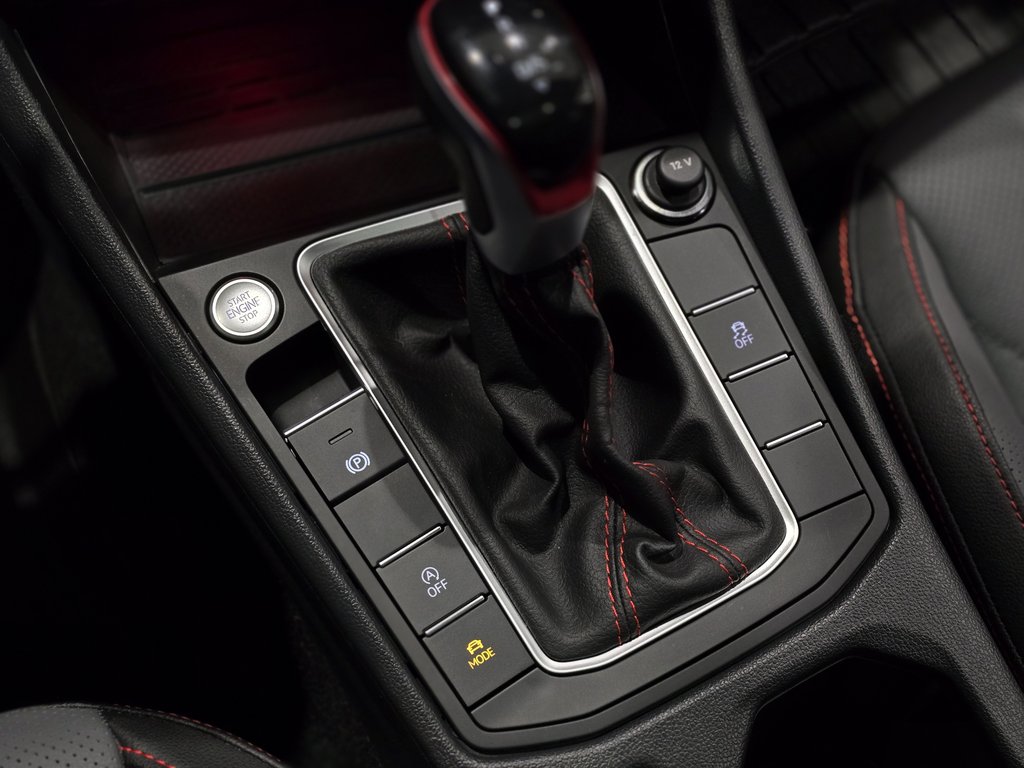 2025 Volkswagen Jetta GLI Autobahn DÉMARREUR | TOIT | CUIR | AUDIO BEATS in Laval, Quebec - 17 - w1024h768px